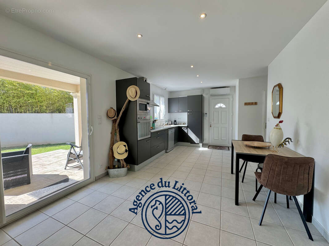 Maison à MESCHERS-SUR-GIRONDE