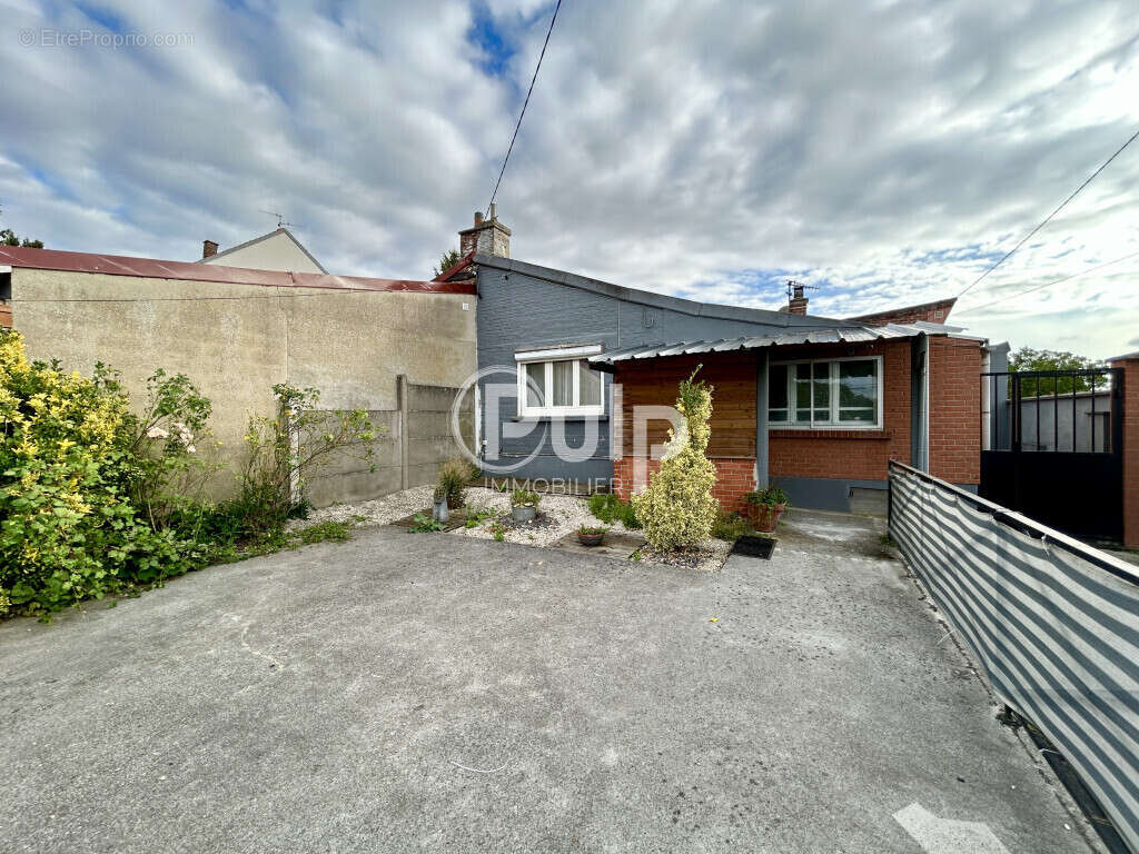 Maison à AIX-NOULETTE