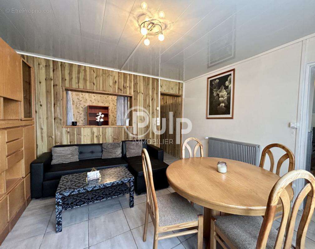 Maison à AIX-NOULETTE