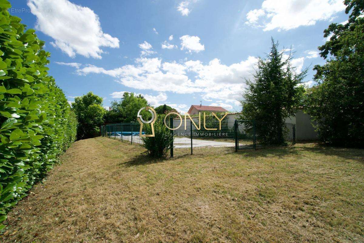 Maison à CHAZAY-D&#039;AZERGUES