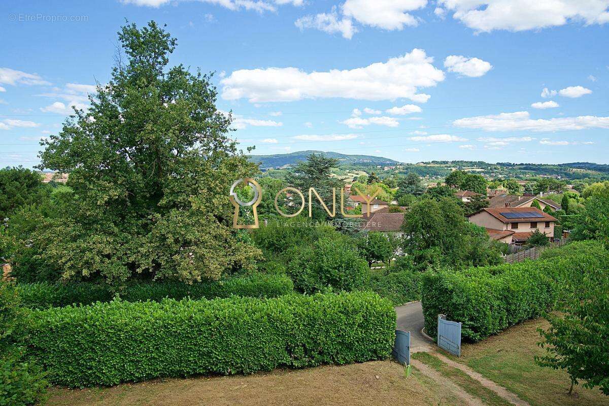 Maison à CHAZAY-D&#039;AZERGUES