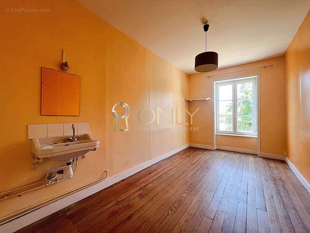 Maison à CHAZAY-D&#039;AZERGUES