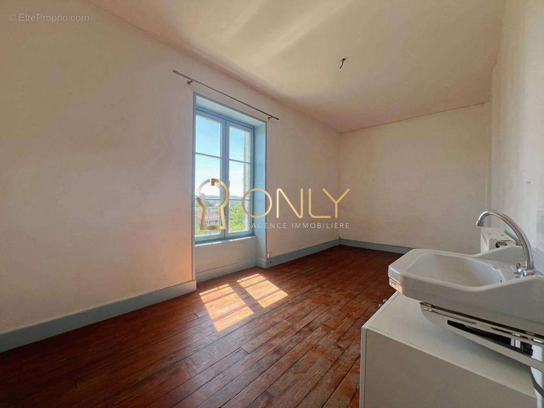 Maison à CHAZAY-D&#039;AZERGUES