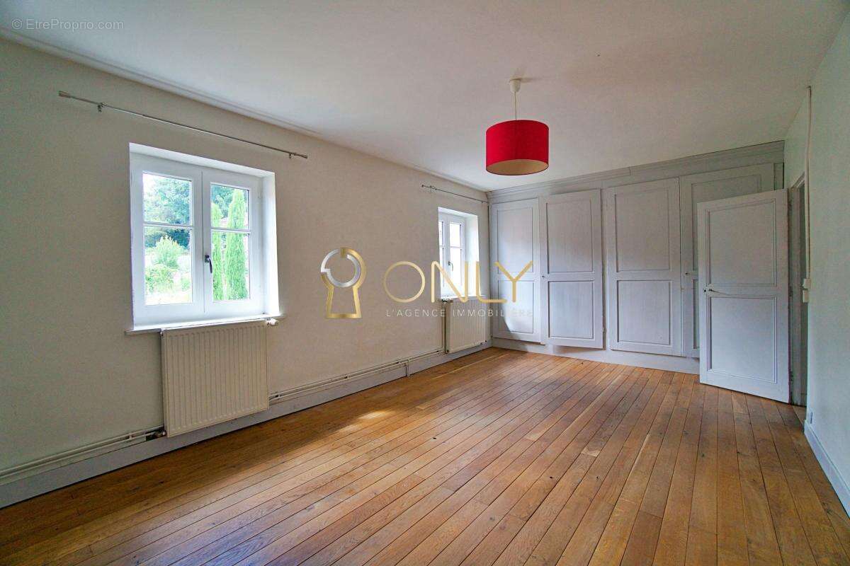 Maison à CHAZAY-D&#039;AZERGUES