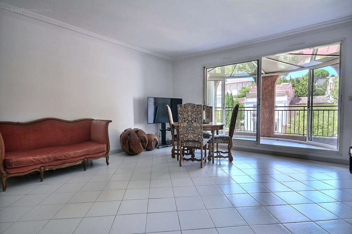 Appartement à MARSEILLE-8E