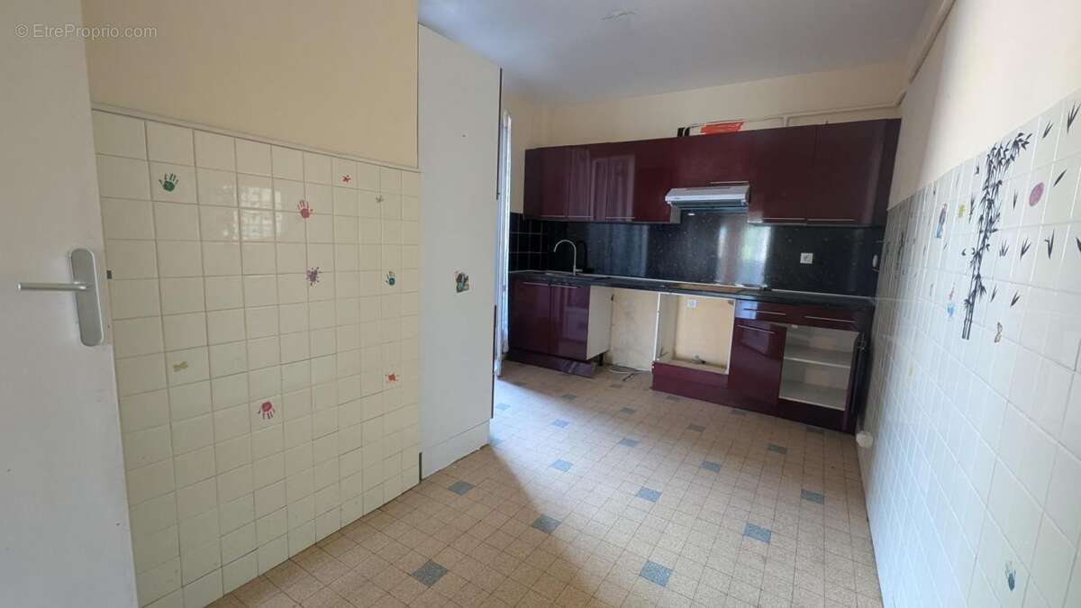 Appartement à MARSEILLE-5E