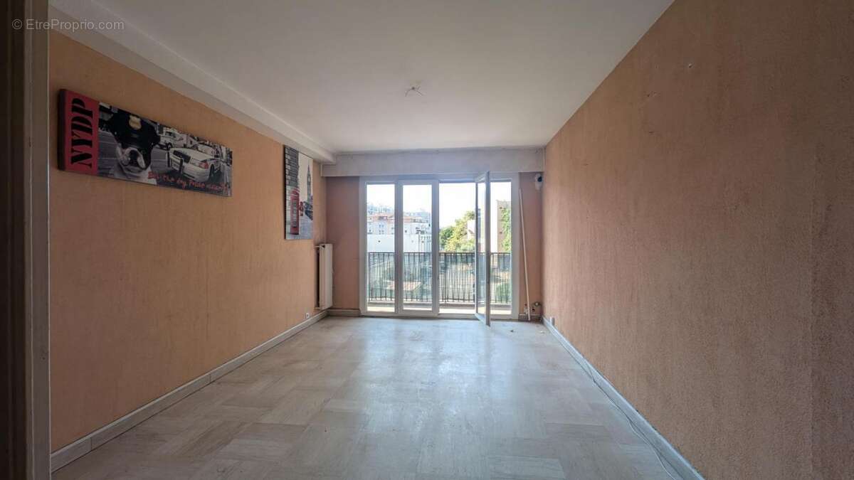 Appartement à MARSEILLE-5E