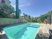 Maison à ROQUEBRUNE-SUR-ARGENS