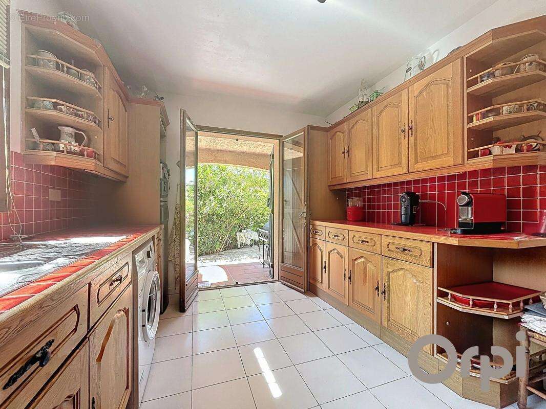 Maison à ROQUEBRUNE-SUR-ARGENS