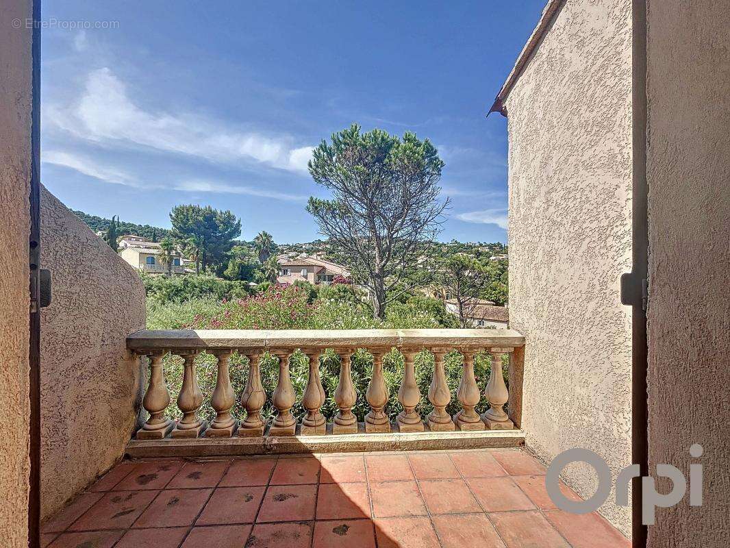 Maison à ROQUEBRUNE-SUR-ARGENS