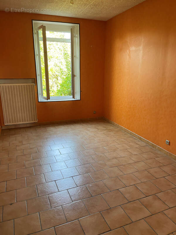 Maison à LA CHAPELLE-SAINT-LUC