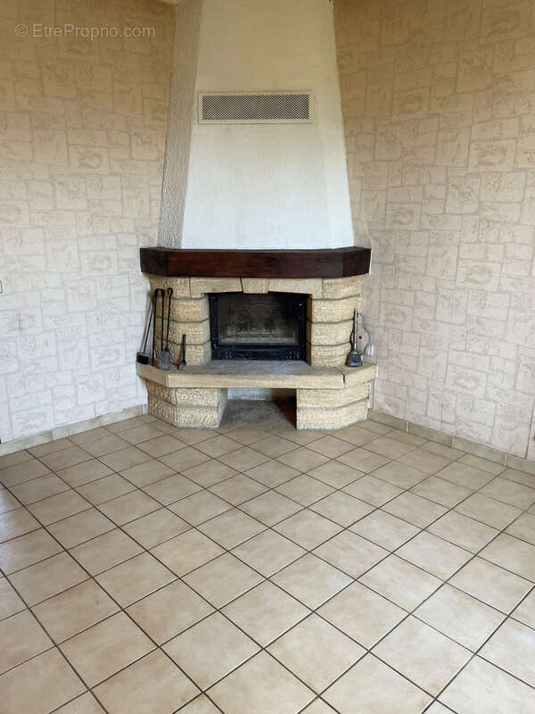 Maison à LA CHAPELLE-SAINT-LUC