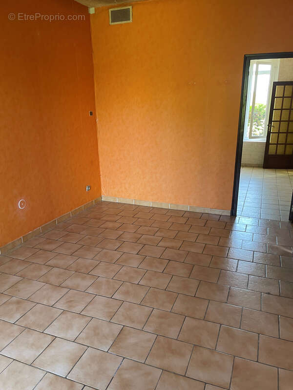 Maison à LA CHAPELLE-SAINT-LUC