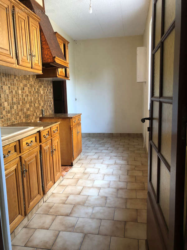 Maison à LA CHAPELLE-SAINT-LUC