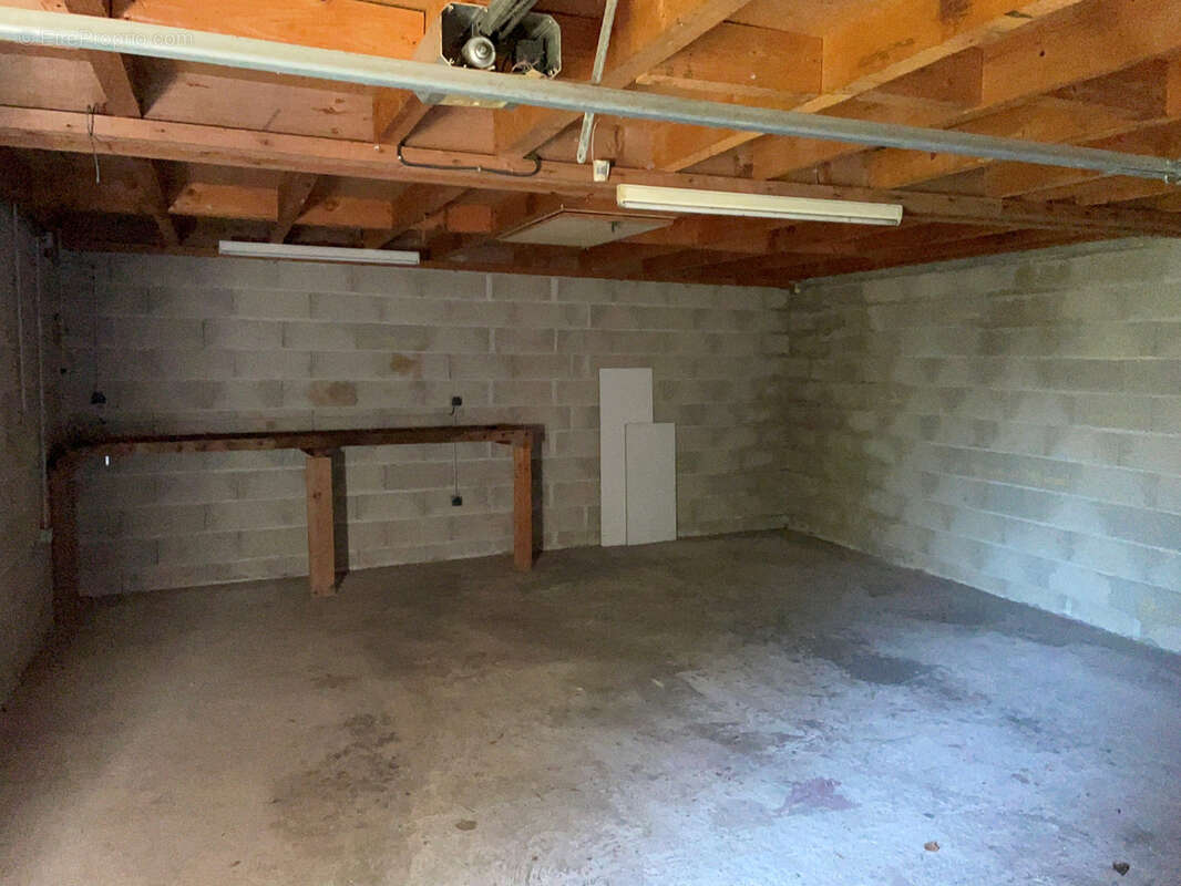 Maison à LA CHAPELLE-SAINT-LUC