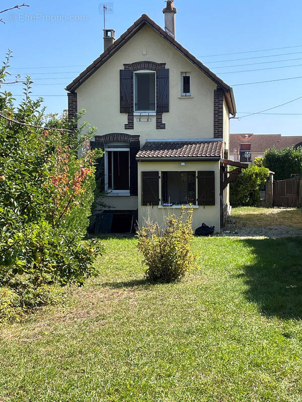 Maison à LA CHAPELLE-SAINT-LUC
