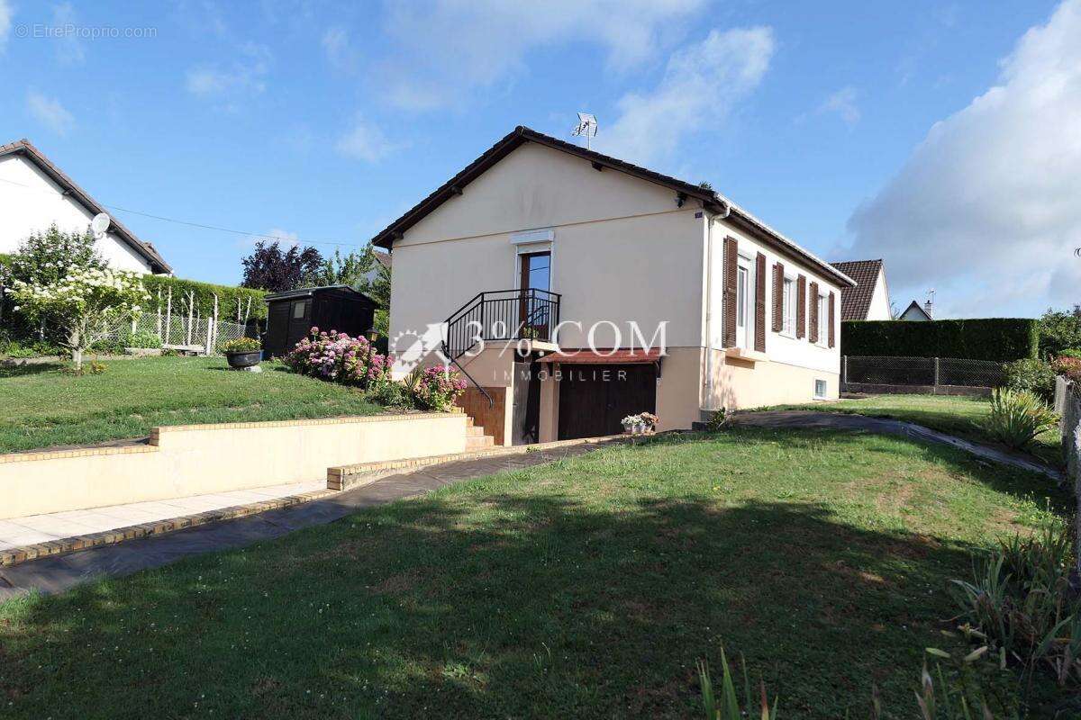 Maison à NEUFCHATEL-EN-BRAY