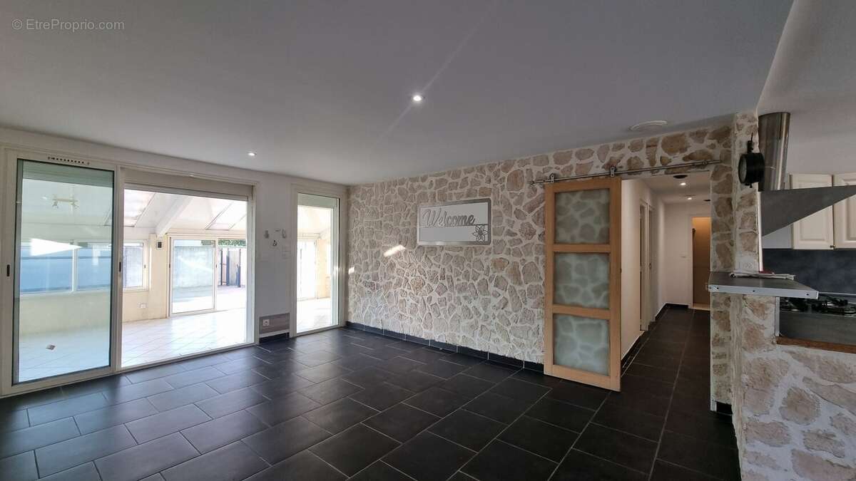 Maison à VILLENEUVE-LES-BEZIERS