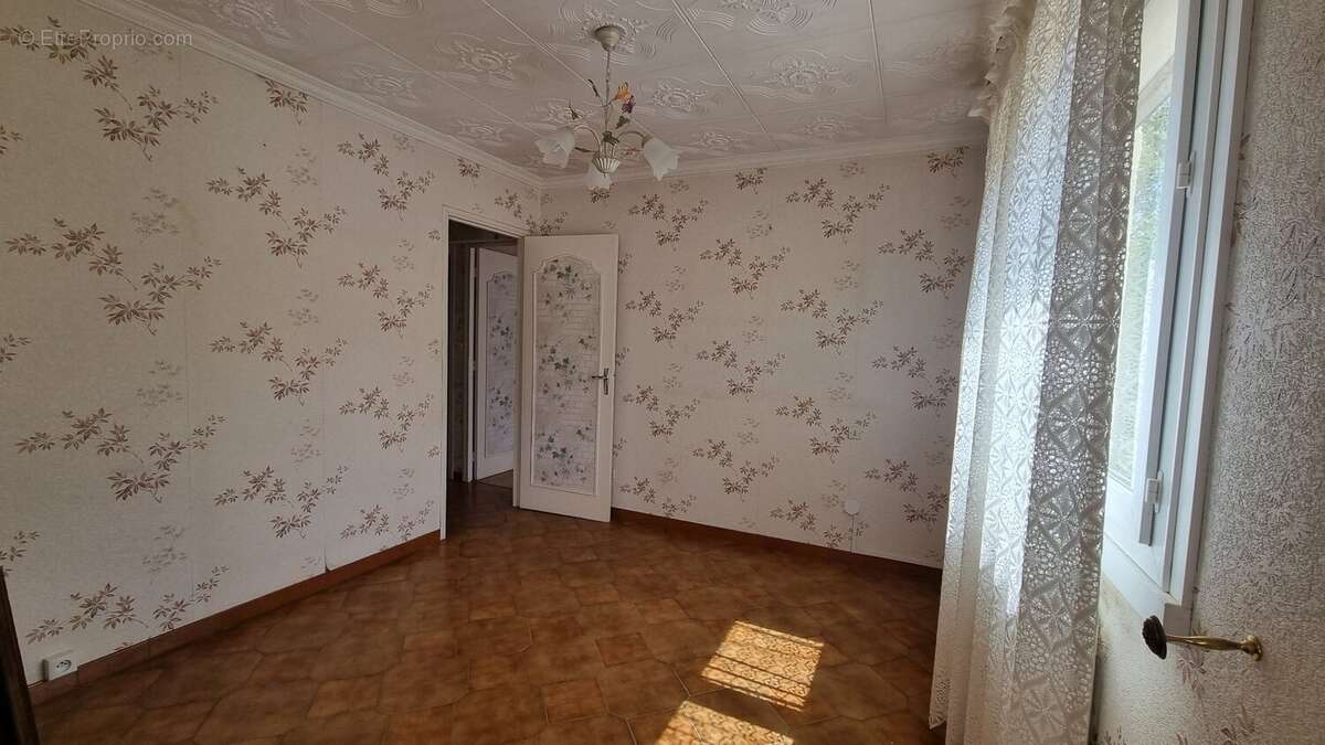 Maison à VILLENEUVE-LES-BEZIERS