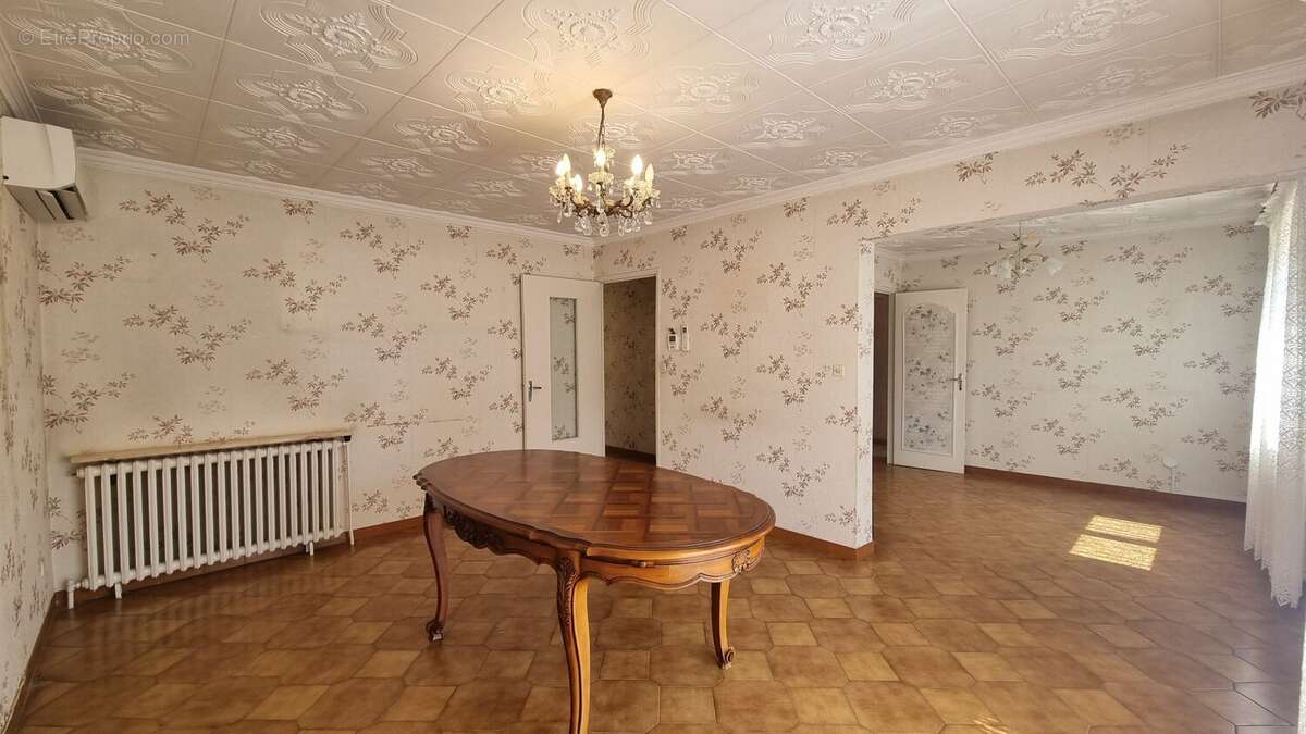 Maison à VILLENEUVE-LES-BEZIERS