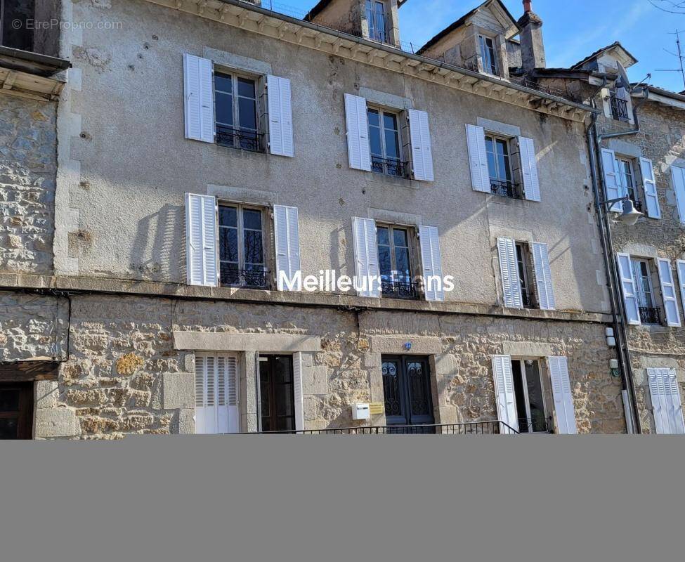 Appartement à LAROQUEBROU