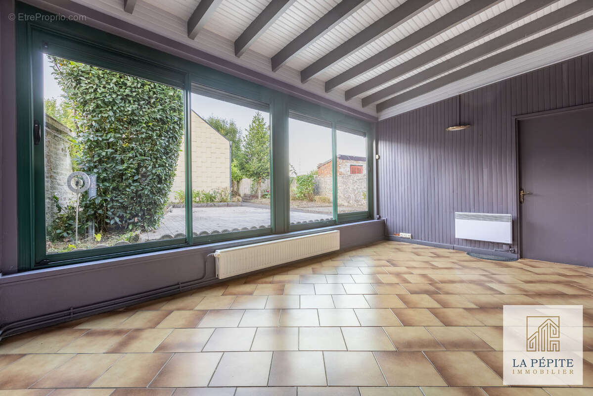 Maison à PONT-SUR-SAMBRE