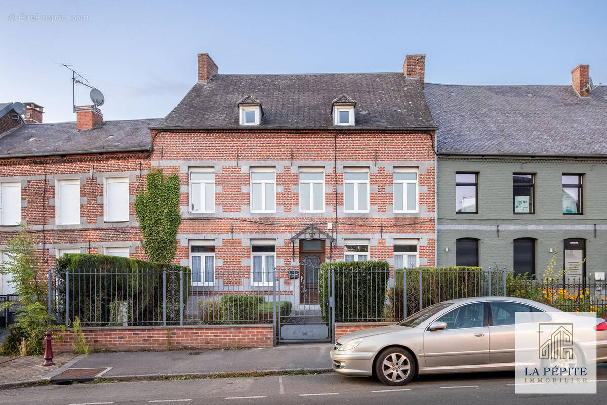 Maison à PONT-SUR-SAMBRE