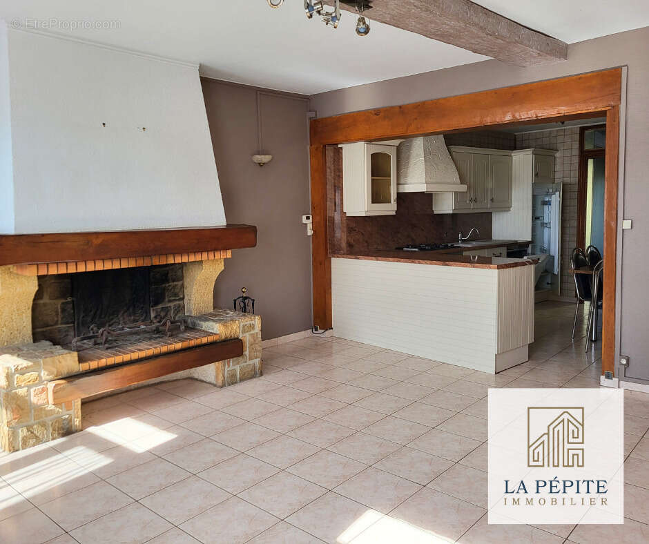 Maison à PONT-SUR-SAMBRE