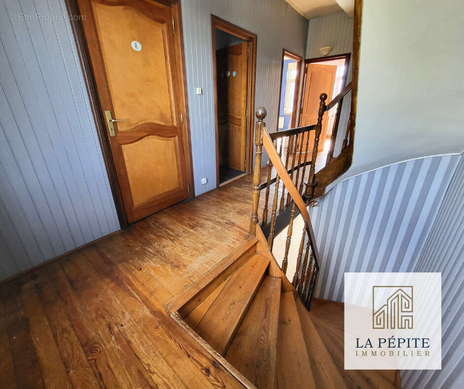 Maison à PONT-SUR-SAMBRE