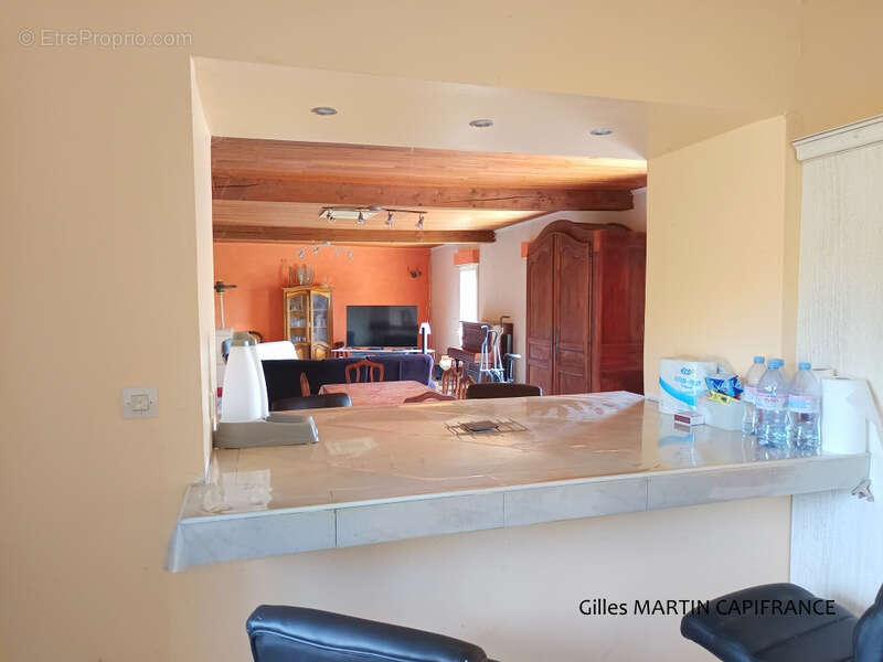 Commerce à PORT-SAINTE-FOY-ET-PONCHAPT