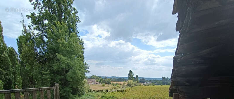 Commerce à PORT-SAINTE-FOY-ET-PONCHAPT
