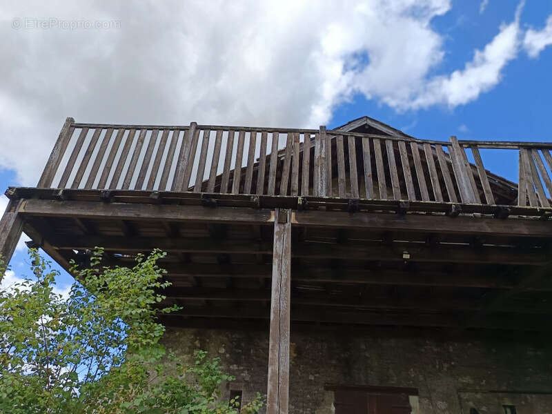 Commerce à PORT-SAINTE-FOY-ET-PONCHAPT