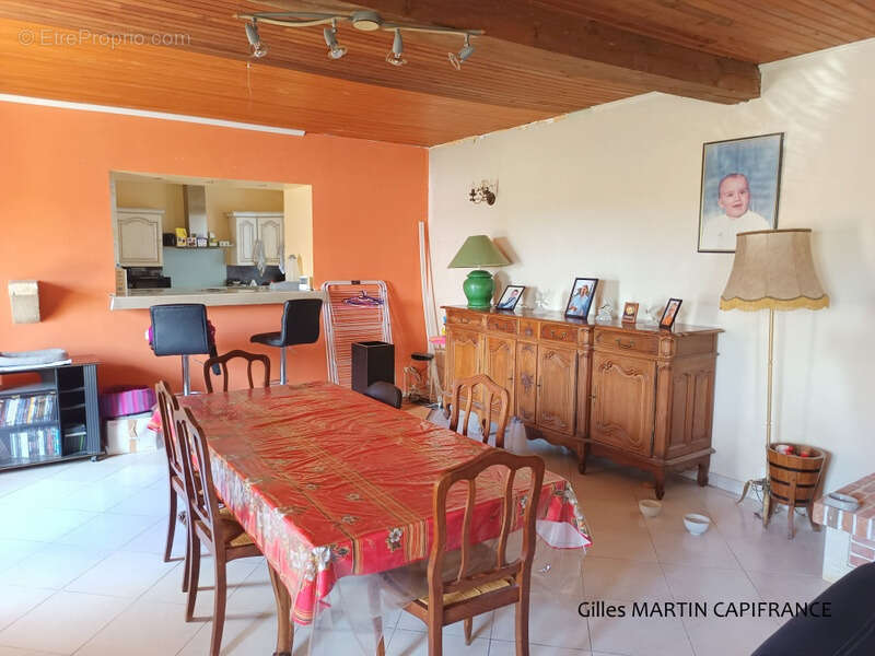 Commerce à PORT-SAINTE-FOY-ET-PONCHAPT