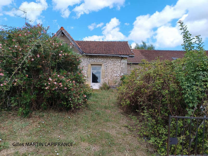 Commerce à PORT-SAINTE-FOY-ET-PONCHAPT