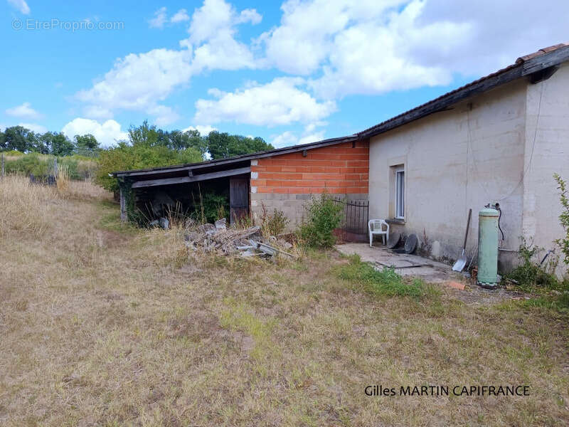 Commerce à PORT-SAINTE-FOY-ET-PONCHAPT