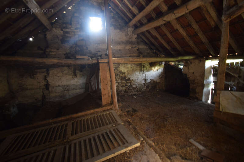 Maison à NEUILLY-SAINT-FRONT