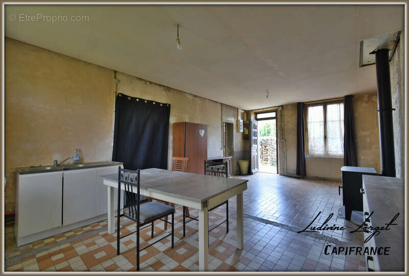 Maison à NEUILLY-SAINT-FRONT