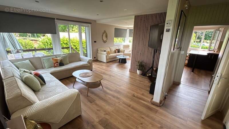 Maison à SAINT-CHRISTOPHE-SUR-CONDE