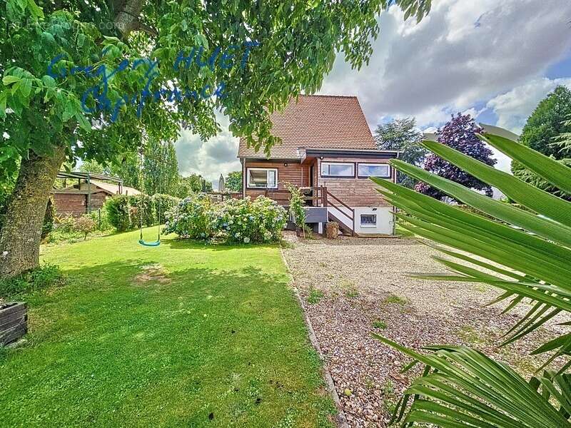 Maison à SAINT-CHRISTOPHE-SUR-CONDE