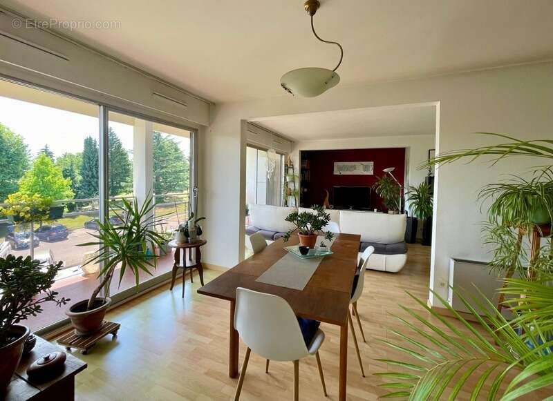 Appartement à PREVESSIN-MOENS