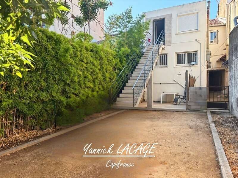 Commerce à MARSEILLE-10E