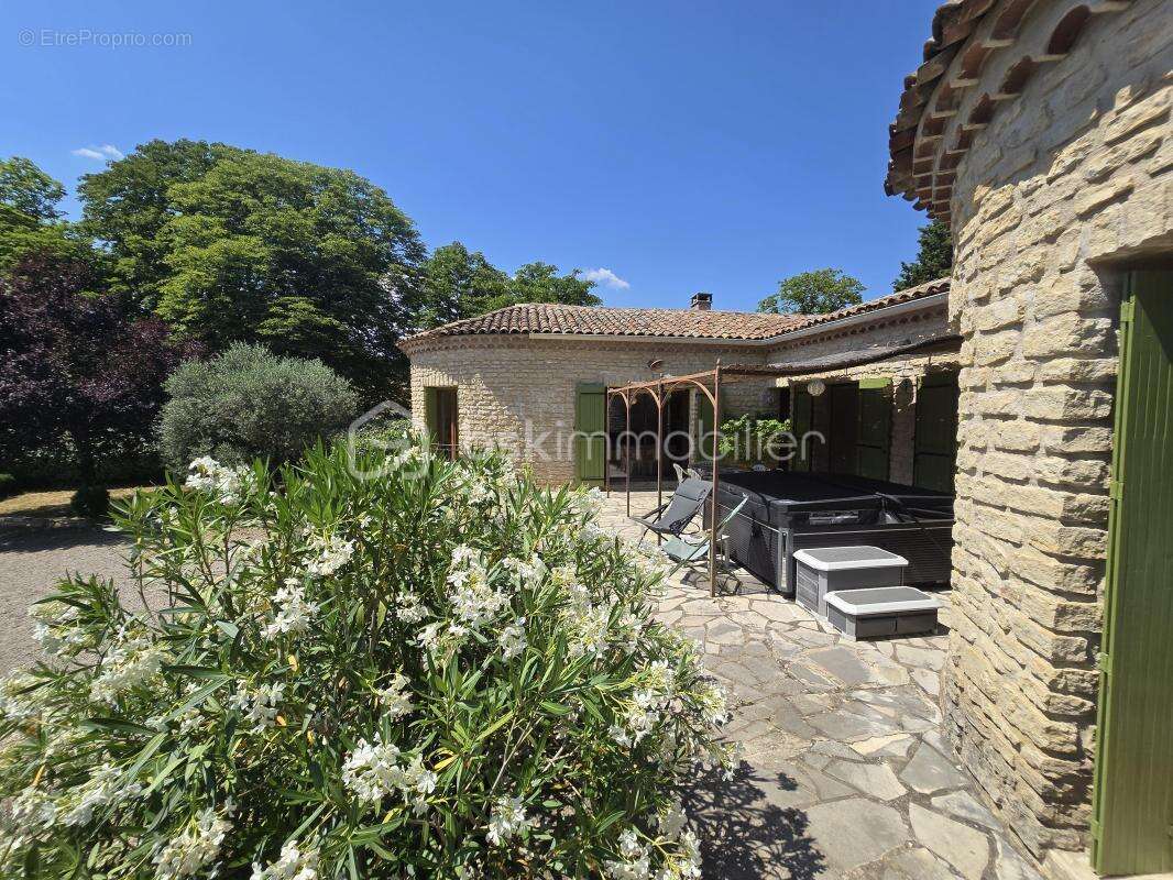 Maison à FORCALQUIER