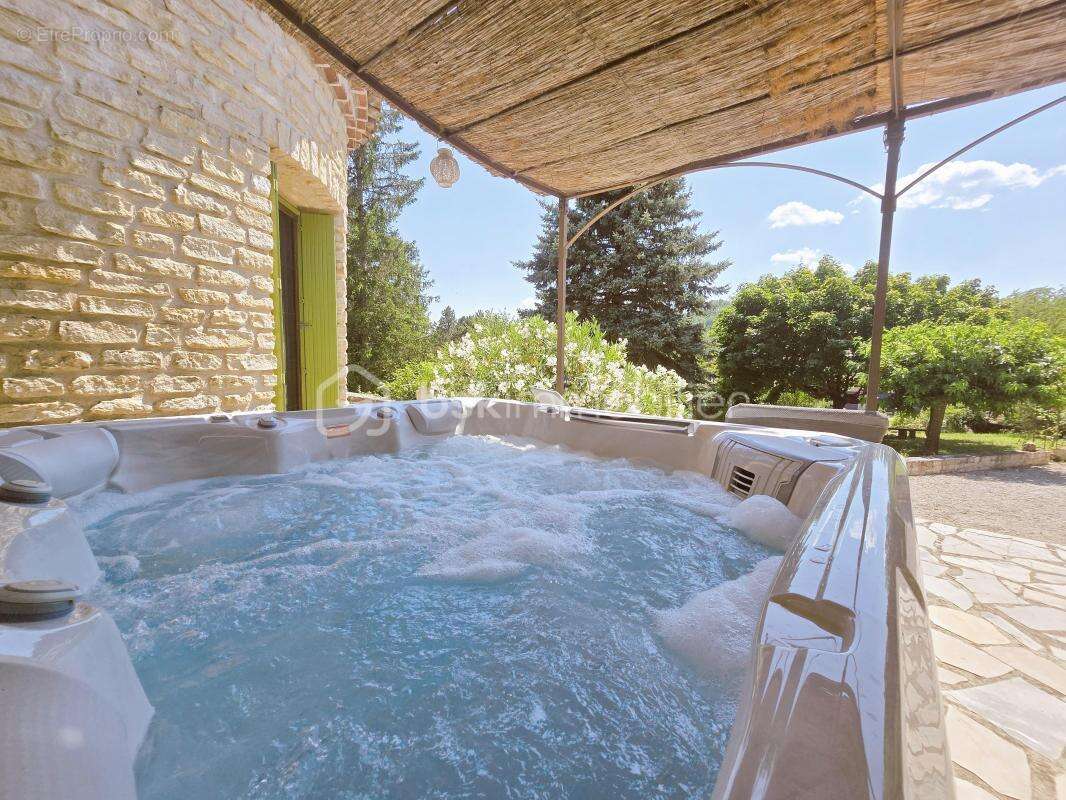 Maison à FORCALQUIER