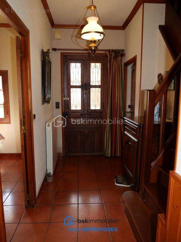 Maison à BLANQUEFORT-SUR-BRIOLANCE