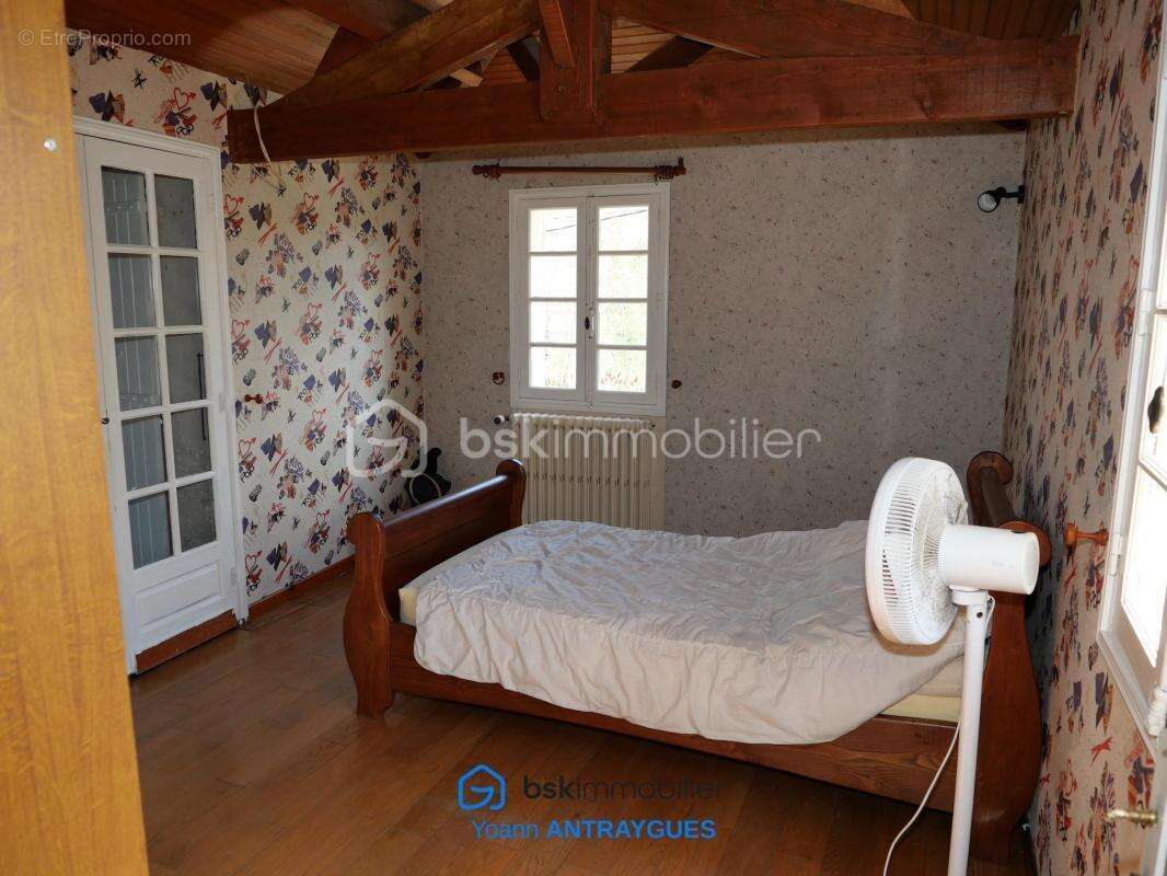 Maison à BLANQUEFORT-SUR-BRIOLANCE