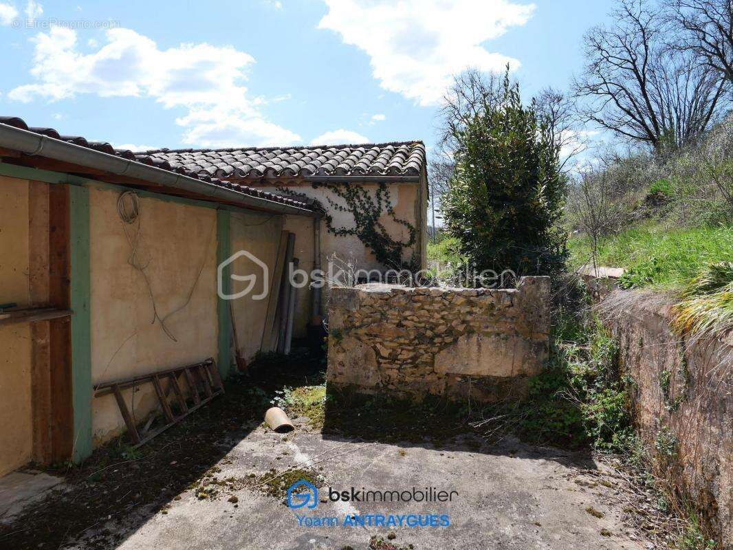 Maison à BLANQUEFORT-SUR-BRIOLANCE
