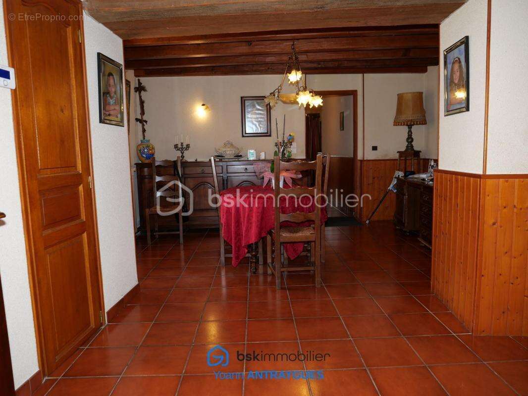 Maison à BLANQUEFORT-SUR-BRIOLANCE