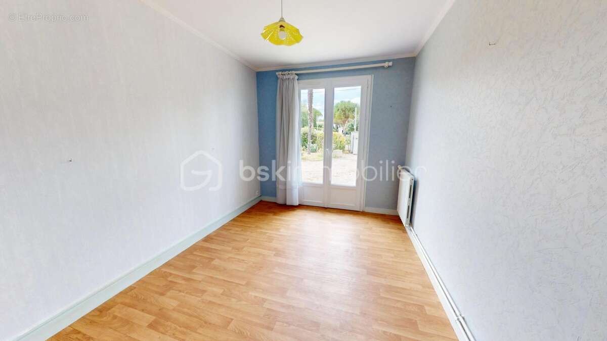 Maison à SAINT-GERMAIN-DE-LUSIGNAN