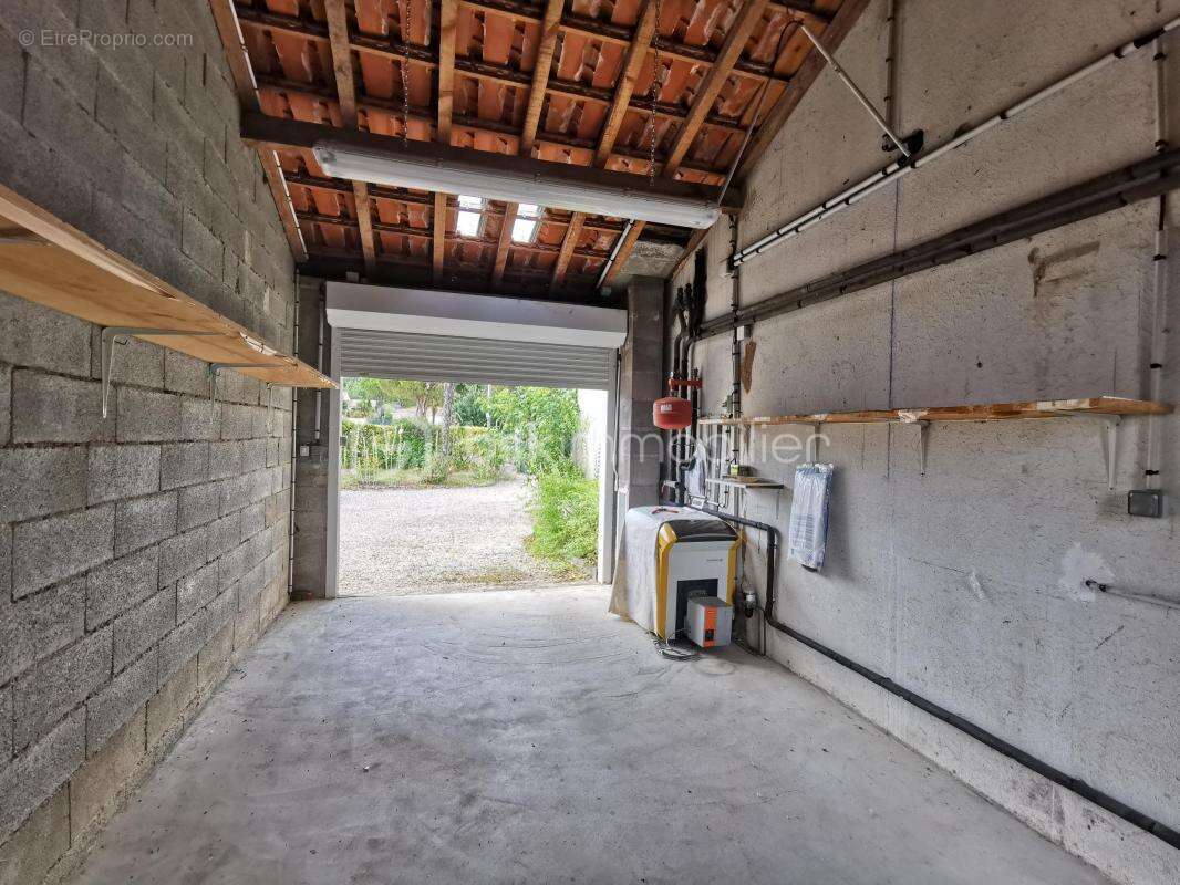 Maison à SAINT-GERMAIN-DE-LUSIGNAN