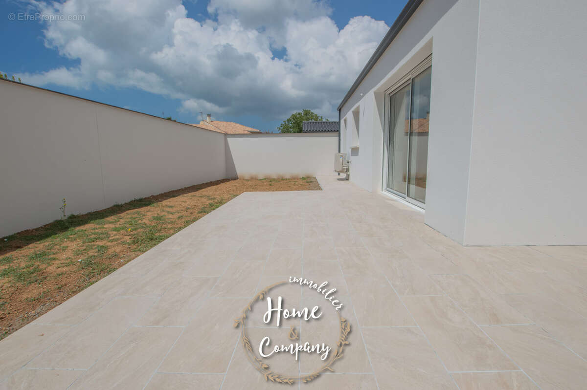 Maison à VAUX-SUR-MER